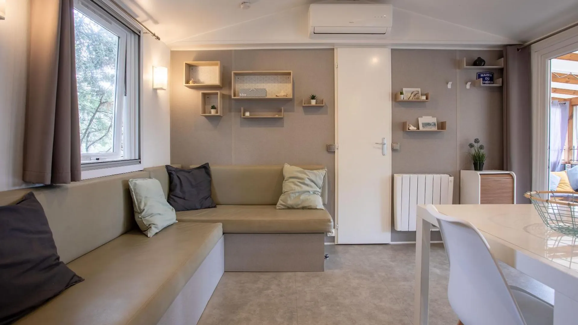 Mobil Home Avec Une Vue Sublime Le Muy 0*,  France